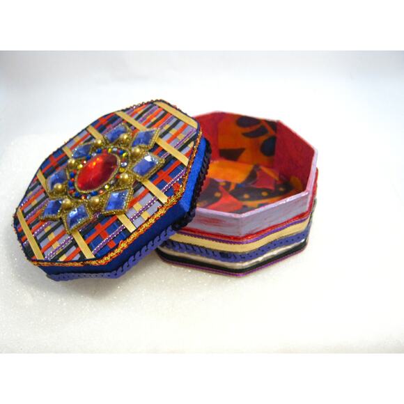 Keepsake Jewelry Prayer Box for Mementos Trinkets Jewelry Desk Items Potpourri - Picture 3 of 9